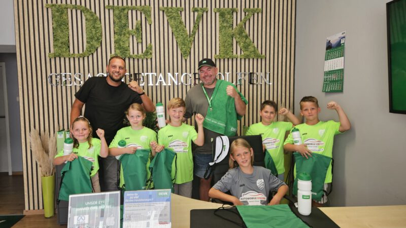 Die DEVK Michael Krawczyk sponsort Trinkflaschen und Sporbeutel